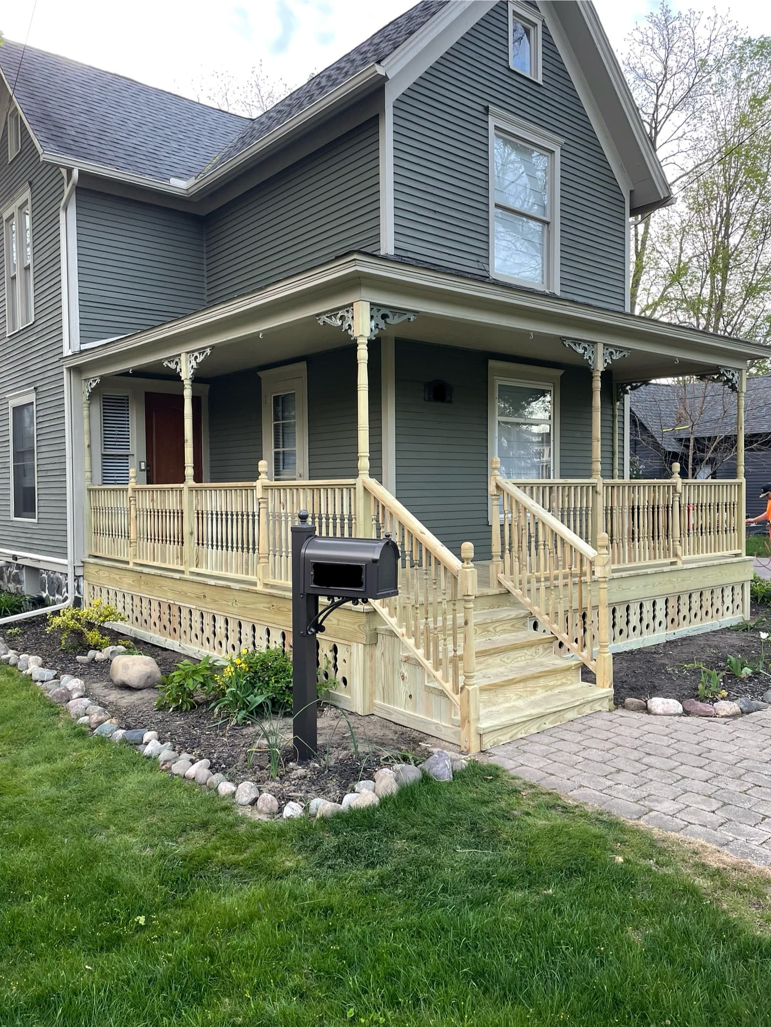 Custom deck with railing
